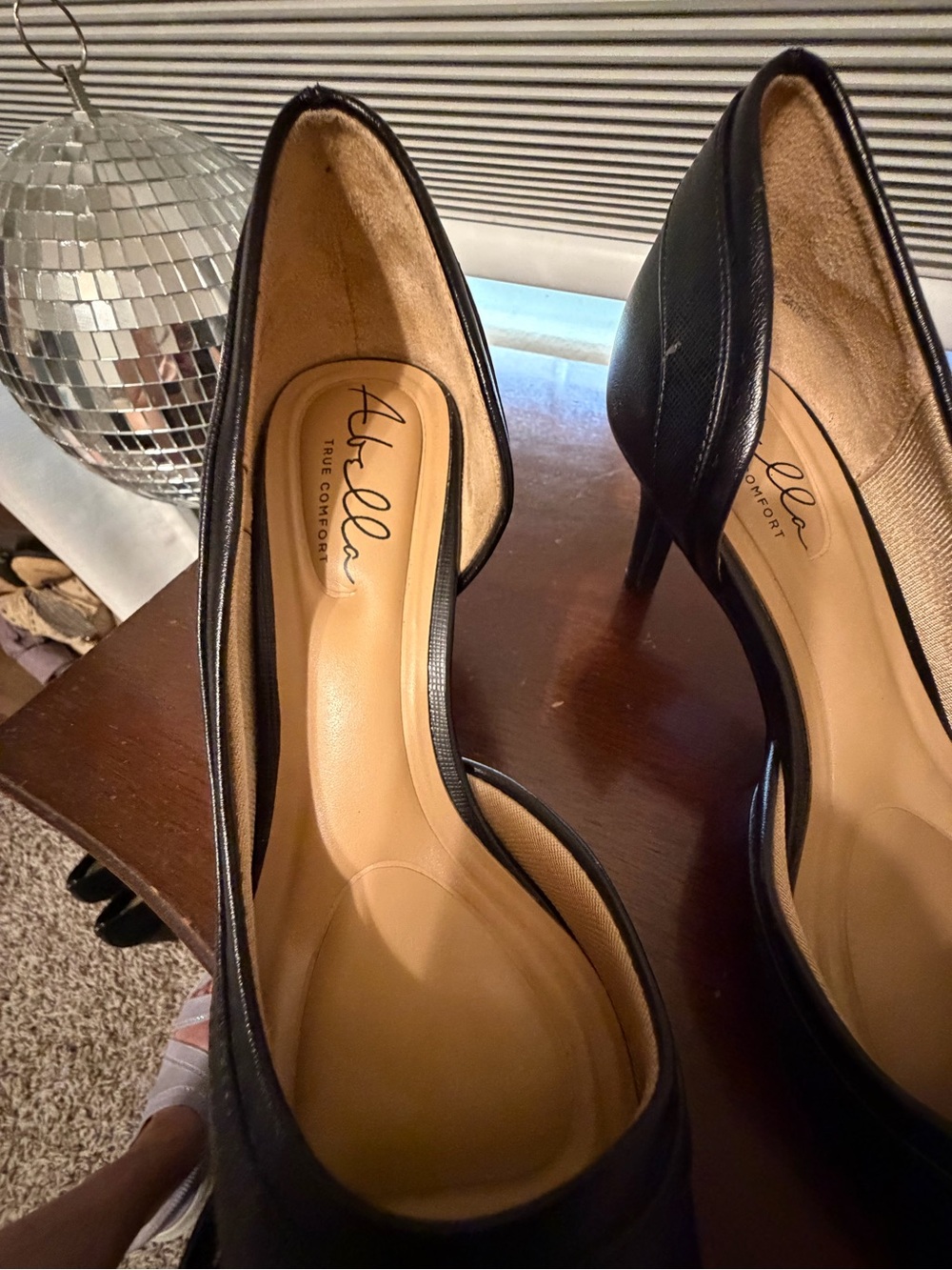 Abella Black Pointed-Toe Leather-like Pumps - Picture 4 of 5